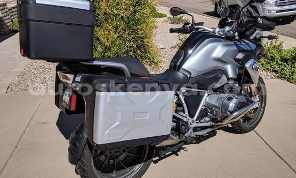 Buy Used BMW R 1200 Beige Bike in Nairobi in Nairobi Buy Used BMW R 1200 Beige Bike in Nairobi in Nairobi