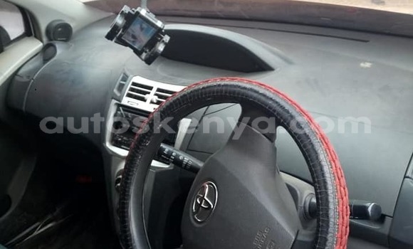 Nunua Ilio tumika Toyota Vitz Nyeupe Gari ndani ya Nairobi nchini Nairobi Nunua Ilio tumika Toyota Vitz Nyeupe Gari ndani ya Nairobi nchini Nairobi