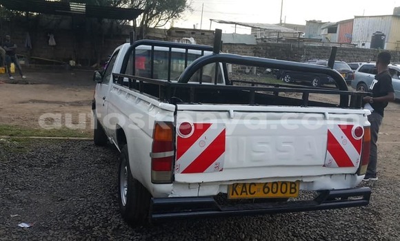 Oofamaa Nissan Safari White Makiinaa iti Nairobi keessatti Nairobi keessatti Oofamaa Nissan Safari White Makiinaa iti Nairobi keessatti Nairobi keessatti