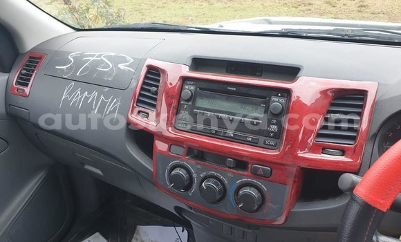 Nunua Ilio tumika Toyota Hilux Fedha Gari ndani ya Nairobi nchini Nairobi Nunua Ilio tumika Toyota Hilux Fedha Gari ndani ya Nairobi nchini Nairobi