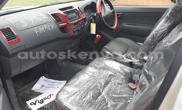 Nunua Ilio tumika Toyota Hilux Fedha Gari ndani ya Nairobi nchini Nairobi Nunua Ilio tumika Toyota Hilux Fedha Gari ndani ya Nairobi nchini Nairobi