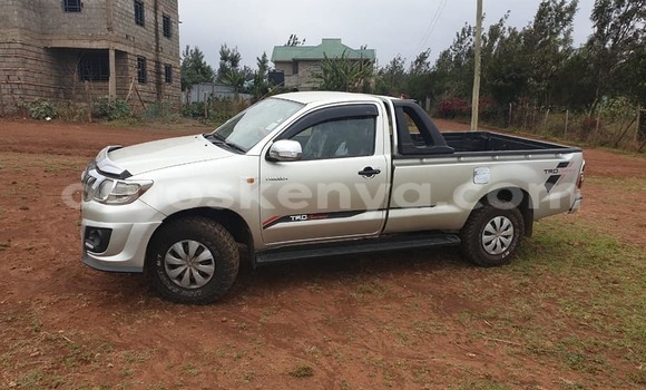 Nunua Ilio tumika Toyota Hilux Fedha Gari ndani ya Nairobi nchini Nairobi Nunua Ilio tumika Toyota Hilux Fedha Gari ndani ya Nairobi nchini Nairobi