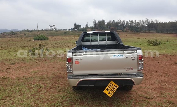 Nunua Ilio tumika Toyota Hilux Fedha Gari ndani ya Nairobi nchini Nairobi Nunua Ilio tumika Toyota Hilux Fedha Gari ndani ya Nairobi nchini Nairobi