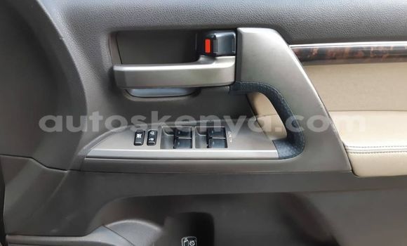 Nunua Ilio tumika Toyota Land Cruiser Nyeupe Gari ndani ya Nairobi nchini Nairobi Nunua Ilio tumika Toyota Land Cruiser Nyeupe Gari ndani ya Nairobi nchini Nairobi