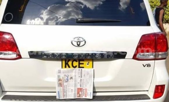 Nunua Ilio tumika Toyota Land Cruiser Nyeupe Gari ndani ya Nairobi nchini Nairobi Nunua Ilio tumika Toyota Land Cruiser Nyeupe Gari ndani ya Nairobi nchini Nairobi