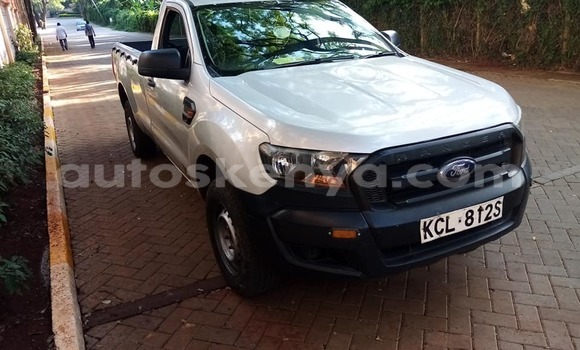 Oofamaa Ford Ranger Silver Makiinaa iti Nairobi keessatti Nairobi keessatti