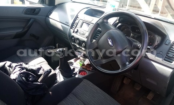 Oofamaa Ford Ranger Silver Makiinaa iti Nairobi keessatti Nairobi keessatti Oofamaa Ford Ranger Silver Makiinaa iti Nairobi keessatti Nairobi keessatti