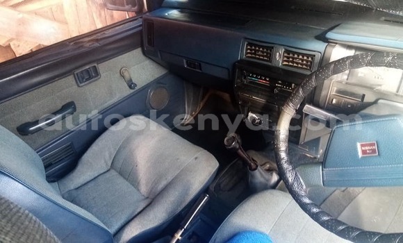 Oofamaa Nissan Terrano Blue Makiinaa iti Nairobi keessatti Nairobi keessatti Oofamaa Nissan Terrano Blue Makiinaa iti Nairobi keessatti Nairobi keessatti