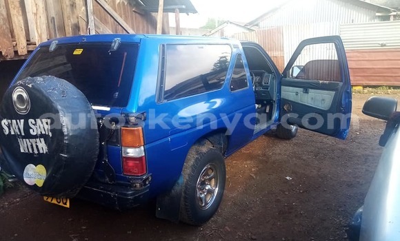 Oofamaa Nissan Terrano Blue Makiinaa iti Nairobi keessatti Nairobi keessatti Oofamaa Nissan Terrano Blue Makiinaa iti Nairobi keessatti Nairobi keessatti