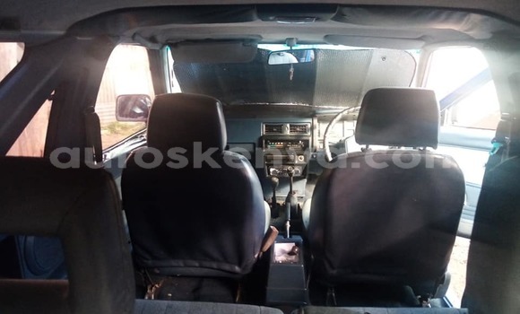 Oofamaa Nissan Terrano Blue Makiinaa iti Nairobi keessatti Nairobi keessatti Oofamaa Nissan Terrano Blue Makiinaa iti Nairobi keessatti Nairobi keessatti