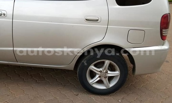 Oofamaa Toyota Spacio Silver Makiinaa iti Nairobi keessatti Nairobi keessatti Oofamaa Toyota Spacio Silver Makiinaa iti Nairobi keessatti Nairobi keessatti