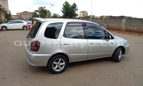 Oofamaa Toyota Spacio Silver Makiinaa iti Nairobi keessatti Nairobi keessatti Oofamaa Toyota Spacio Silver Makiinaa iti Nairobi keessatti Nairobi keessatti