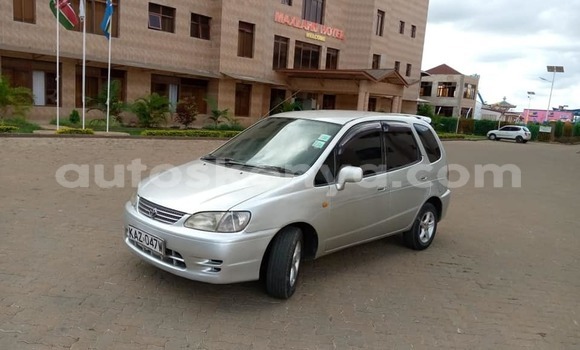 Oofamaa Toyota Spacio Silver Makiinaa iti Nairobi keessatti Nairobi keessatti Oofamaa Toyota Spacio Silver Makiinaa iti Nairobi keessatti Nairobi keessatti
