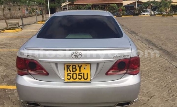 Oofamaa Toyota Crown Silver Makiinaa iti Nairobi keessatti Nairobi keessatti Oofamaa Toyota Crown Silver Makiinaa iti Nairobi keessatti Nairobi keessatti