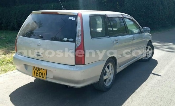 Nunua Ilio tumika Mitsubishi Lancer Fedha Gari ndani ya Nairobi nchini Nairobi Nunua Ilio tumika Mitsubishi Lancer Fedha Gari ndani ya Nairobi nchini Nairobi