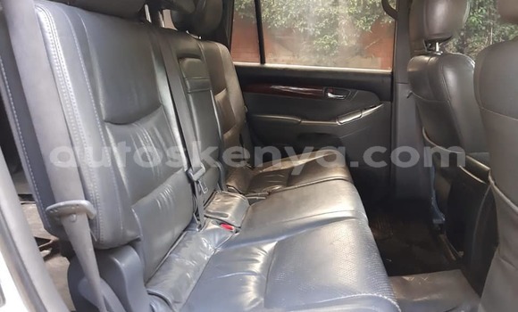 Nunua Ilio tumika Toyota Land Cruiser Prado Nyeupe Gari ndani ya Nairobi nchini Nairobi Nunua Ilio tumika Toyota Land Cruiser Prado Nyeupe Gari ndani ya Nairobi nchini Nairobi