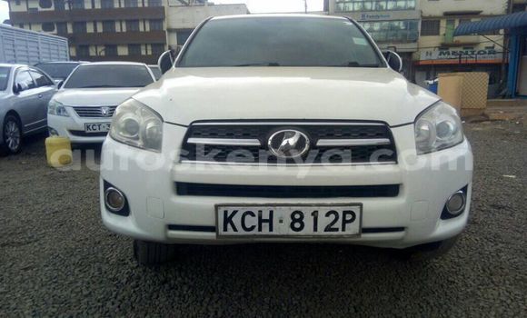 Oofamaa Toyota RAV4 White Makiinaa iti Nairobi keessatti Nairobi keessatti Oofamaa Toyota RAV4 White Makiinaa iti Nairobi keessatti Nairobi keessatti