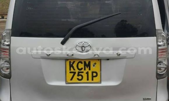 Oofamaa Toyota Voxy Silver Makiinaa iti Thika keessatti Nairobi keessatti Oofamaa Toyota Voxy Silver Makiinaa iti Thika keessatti Nairobi keessatti