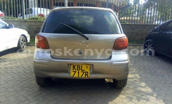 Oofamaa Toyota Vitz Silver Makiinaa iti Thika keessatti Nairobi keessatti Oofamaa Toyota Vitz Silver Makiinaa iti Thika keessatti Nairobi keessatti