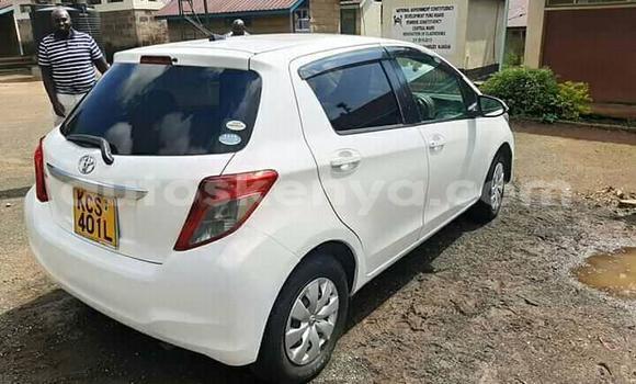 Oofamaa Toyota Vitz White Makiinaa iti Thika keessatti Nairobi keessatti Oofamaa Toyota Vitz White Makiinaa iti Thika keessatti Nairobi keessatti