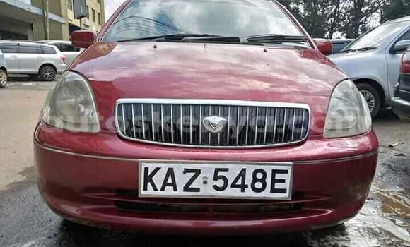 Nunua Ilio tumika Toyota Vitz Nyekundu Gari ndani ya Thika nchini Nairobi