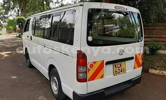Oofamaa Toyota Hiace White Makiinaa iti Thika keessatti Nairobi keessatti Oofamaa Toyota Hiace White Makiinaa iti Thika keessatti Nairobi keessatti