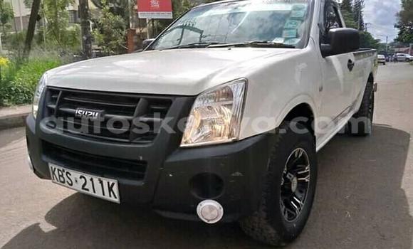 Oofamaa Isuzu D–MAX White Makiinaa iti Thika keessatti Nairobi keessatti