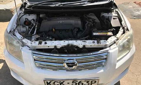 Oofamaa Toyota Axio White Makiinaa iti Thika keessatti Nairobi keessatti Oofamaa Toyota Axio White Makiinaa iti Thika keessatti Nairobi keessatti