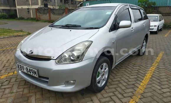 Oofamaa Toyota Wish Silver Makiinaa iti Thika keessatti Nairobi keessatti