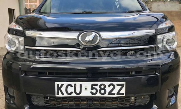 Oofamaa Toyota Voxy Black Makiinaa iti Thika keessatti Nairobi keessatti