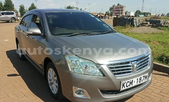 Oofamaa Toyota Premio Brown Makiinaa iti Nairobi keessatti Nairobi keessatti