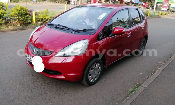 Oofamaa Honda Fit Red Makiinaa iti Nairobi keessatti Nairobi keessatti