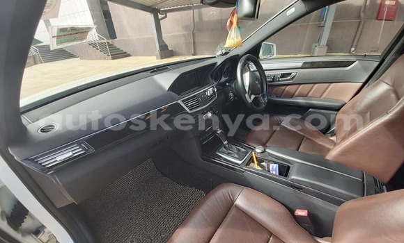 Oofamaa Mercedes‒Benz E–Class White Makiinaa iti Nairobi keessatti Nairobi keessatti Oofamaa Mercedes‒Benz E–Class White Makiinaa iti Nairobi keessatti Nairobi keessatti