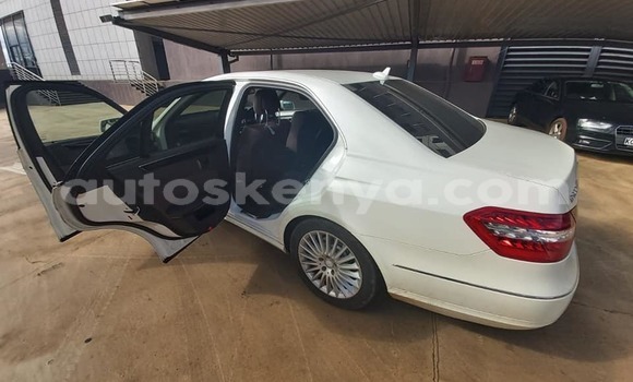 Oofamaa Mercedes‒Benz E–Class White Makiinaa iti Nairobi keessatti Nairobi keessatti Oofamaa Mercedes‒Benz E–Class White Makiinaa iti Nairobi keessatti Nairobi keessatti