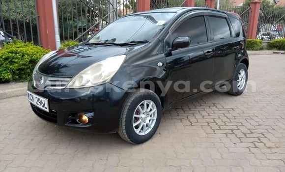 Oofamaa Nissan Note Black Makiinaa iti Nairobi keessatti Nairobi keessatti