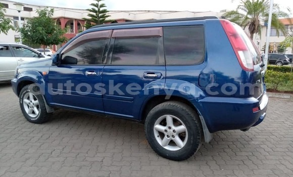 Oofamaa Nissan X–Trail Blue Makiinaa iti Nairobi keessatti Nairobi keessatti