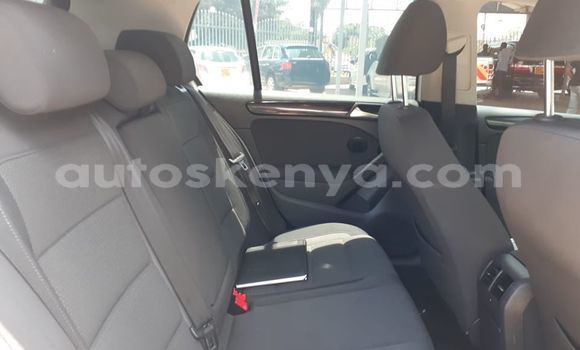 Oofamaa Volkswagen Golf White Makiinaa iti Nairobi keessatti Nairobi keessatti Oofamaa Volkswagen Golf White Makiinaa iti Nairobi keessatti Nairobi keessatti