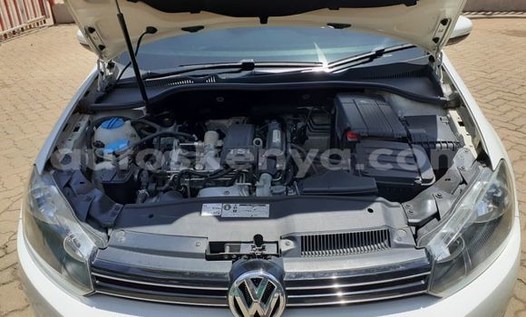 Oofamaa Volkswagen Golf White Makiinaa iti Nairobi keessatti Nairobi keessatti Oofamaa Volkswagen Golf White Makiinaa iti Nairobi keessatti Nairobi keessatti