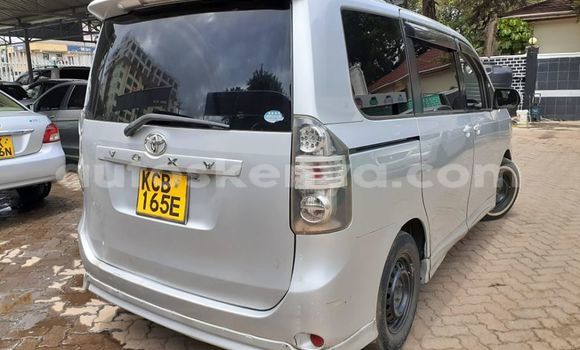 Oofamaa Toyota Voxy Silver Makiinaa iti Nairobi keessatti Nairobi keessatti Oofamaa Toyota Voxy Silver Makiinaa iti Nairobi keessatti Nairobi keessatti