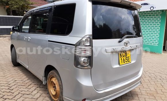Oofamaa Toyota Voxy Silver Makiinaa iti Nairobi keessatti Nairobi keessatti Oofamaa Toyota Voxy Silver Makiinaa iti Nairobi keessatti Nairobi keessatti