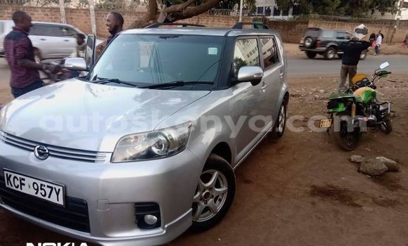 Oofamaa Toyota Corolla Rumion Silver Makiinaa iti Thika keessatti Nairobi keessatti