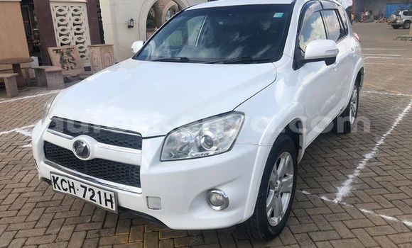 Buy Used Toyota RAV4 White Car in Nairobi in Nairobi