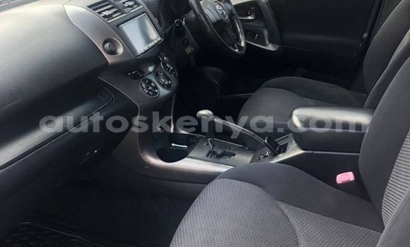 Oofamaa Toyota RAV4 White Makiinaa iti Nairobi keessatti Nairobi keessatti Oofamaa Toyota RAV4 White Makiinaa iti Nairobi keessatti Nairobi keessatti