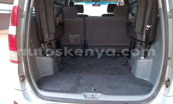 Oofamaa Toyota Noah Silver Makiinaa iti Nairobi keessatti Nairobi keessatti Oofamaa Toyota Noah Silver Makiinaa iti Nairobi keessatti Nairobi keessatti