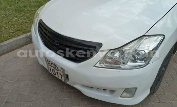 Oofamaa Toyota Crown White Makiinaa iti Thika keessatti Nairobi keessatti Oofamaa Toyota Crown White Makiinaa iti Thika keessatti Nairobi keessatti