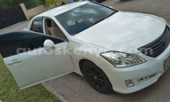 Oofamaa Toyota Crown White Makiinaa iti Thika keessatti Nairobi keessatti Oofamaa Toyota Crown White Makiinaa iti Thika keessatti Nairobi keessatti