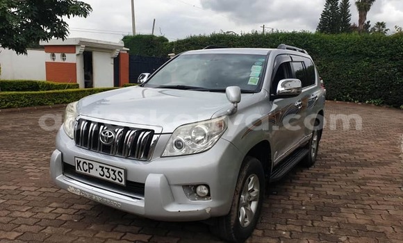 Oofamaa Toyota Land Cruiser Prado Silver Makiinaa iti Nairobi keessatti Nairobi keessatti Oofamaa Toyota Land Cruiser Prado Silver Makiinaa iti Nairobi keessatti Nairobi keessatti