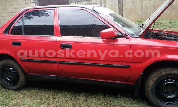 Oofamaa Toyota Corolla Red Makiinaa iti Nairobi keessatti Nairobi keessatti