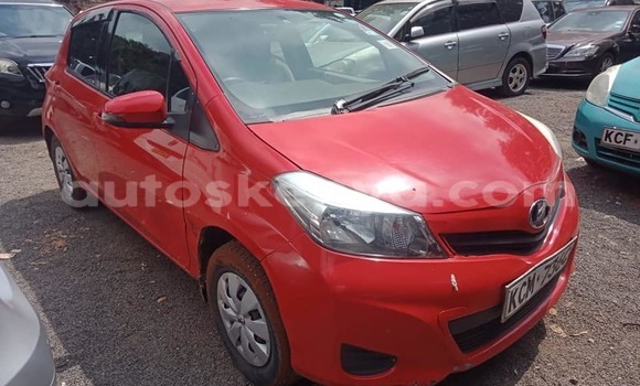 Nunua Ilio tumika Toyota Vitz Nyekundu Gari ndani ya Nairobi nchini Nairobi