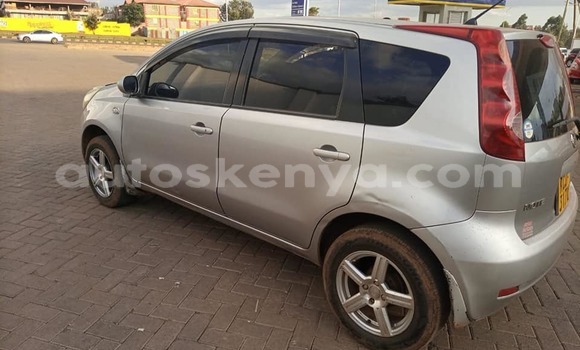 Oofamaa Nissan Note Silver Makiinaa iti Thika keessatti Nairobi keessatti
